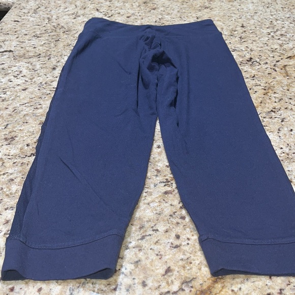 Victoria Sport Crop Jogger - Picture 3 of 7